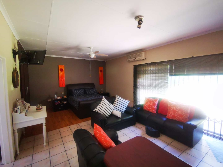 4 Bedroom Property for Sale in Langenhovenpark Free State